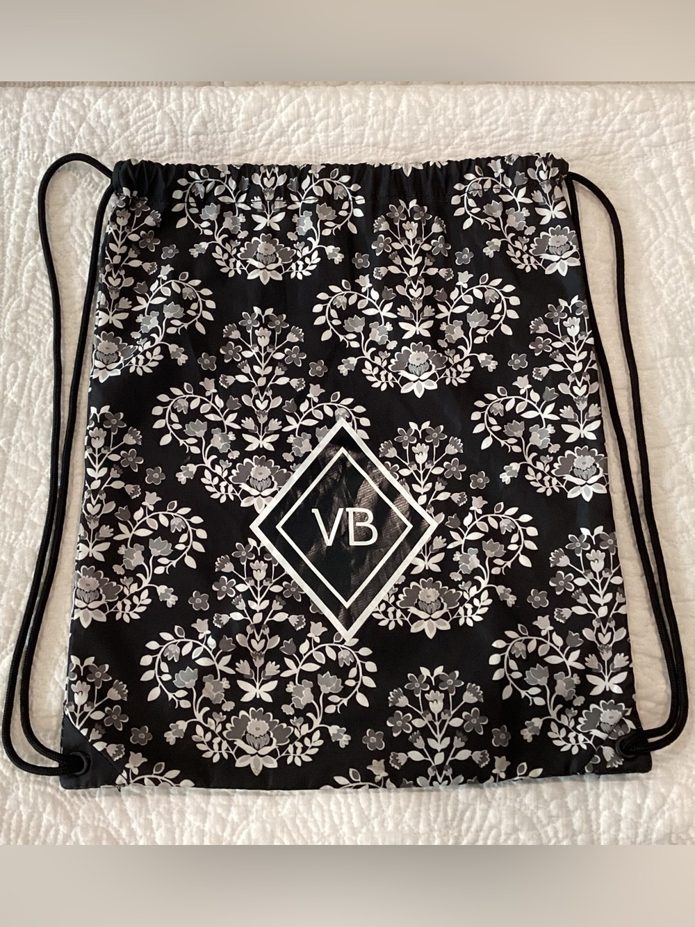 ⚫️ Vera Bradley Chandelier Noir Drawstring Backsack Backpack Bag 24924 - M66